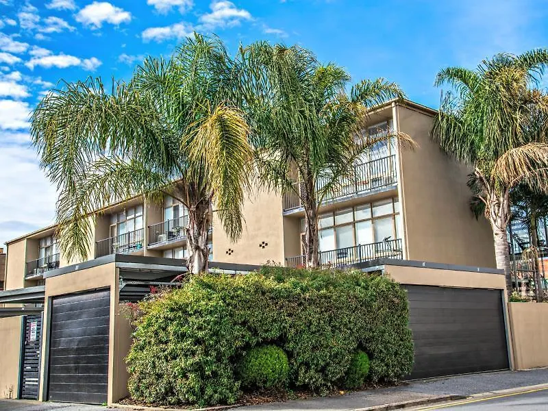 Adelaide Dress Circle Apartments - Ward Street 4*,  Австралия