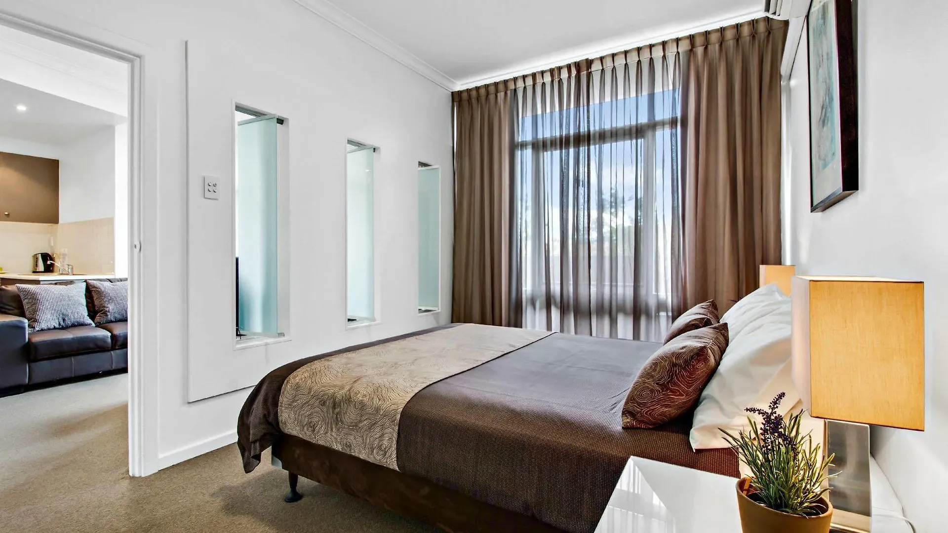 Апарт-отель Adelaide Dress Circle Apartments - Ward Street