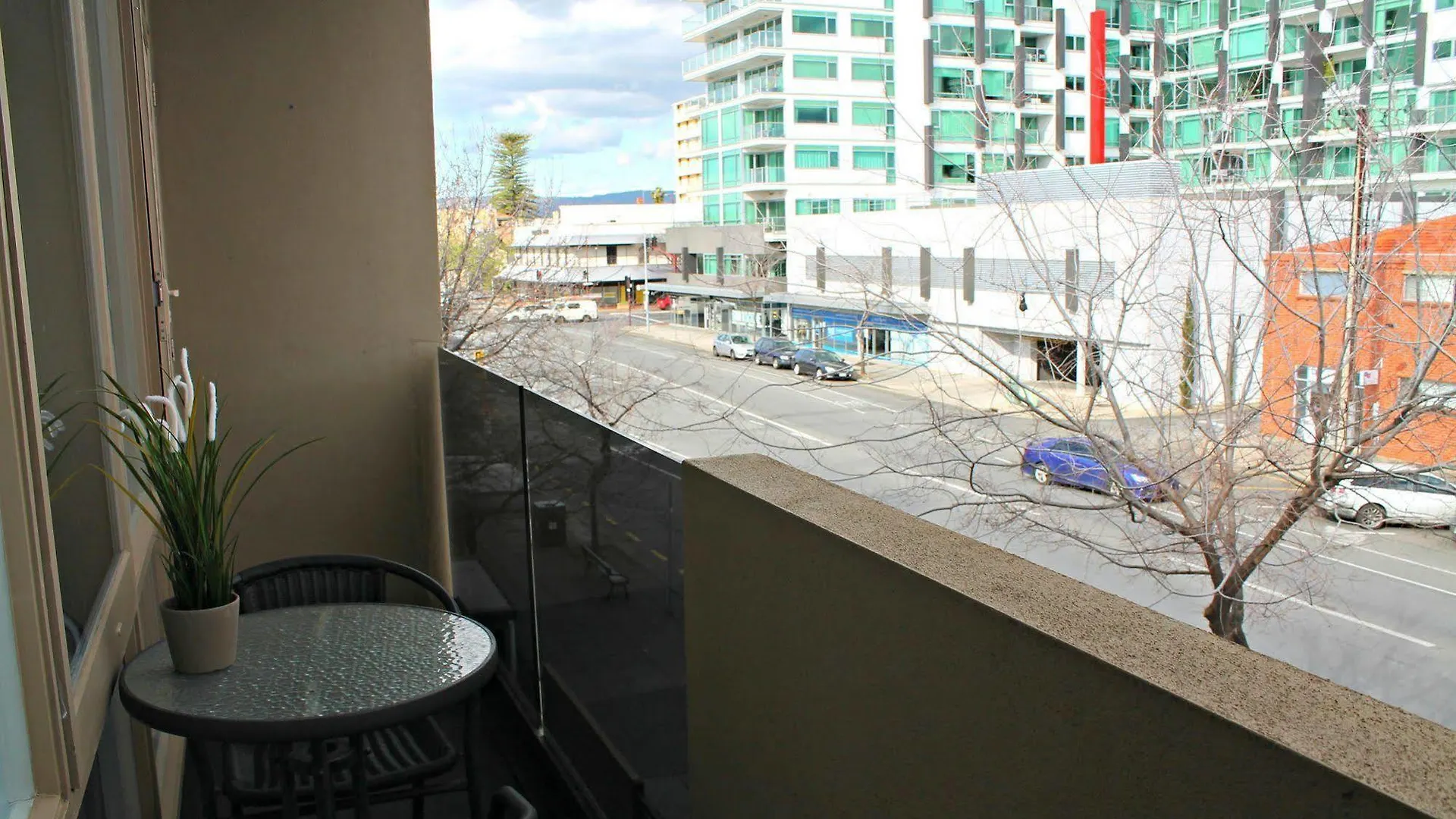 Adelaide Dress Circle Apartments - Ward Street