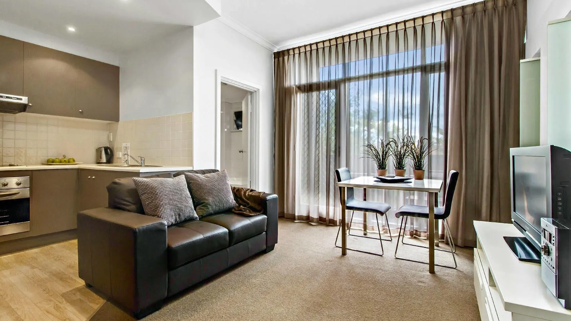 Adelaide Dress Circle Apartments - Ward Street location